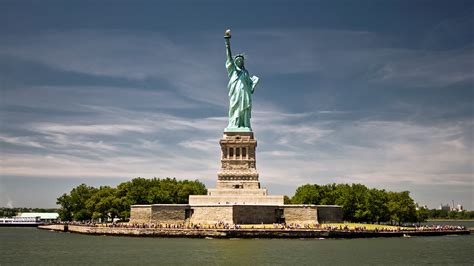 Statue of liberty in new york hd wallpaper | PixelsTalk.Net