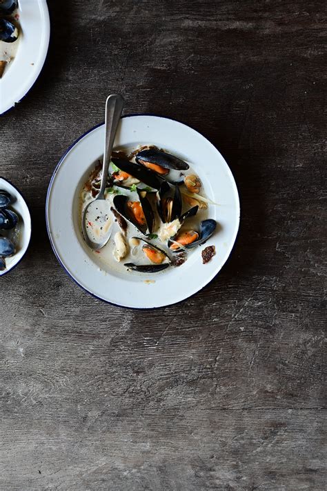 Creamy mussel soup with oyster mushrooms and miso aïoli - Serving Dumplings