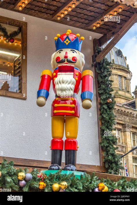 Activity and stalls at Birmingham Christmas Market Stock Photo - Alamy