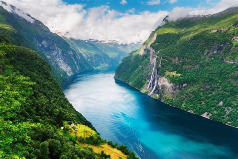 De panoramische route Trollstigen en de Geirangerfjord