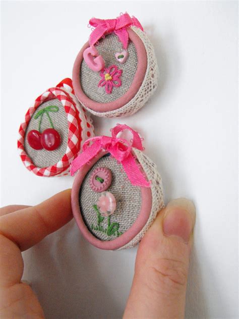 Ruby Murrays Musings: Tutorial: Mini Embroidery hoops from Milk Bottle Tops - More Button Art