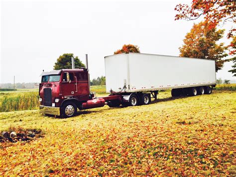 Freightliner Cabover