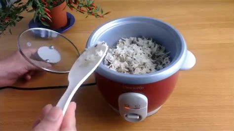 How to use a rice cooker - YouTube