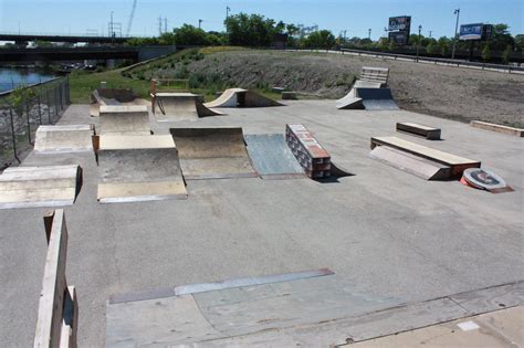 Skate park, Outdoor park, Skateboard park