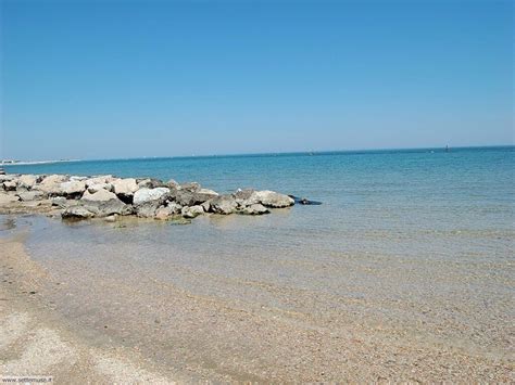 Fano mare Ancona, Adriatic Sea, Seaside Towns, Beach Resorts, Coastline, Italy, Water, Beaches ...