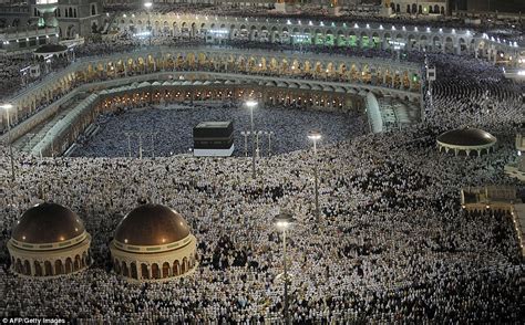 Blog Santai: Gambar-gambar jutaan umat islam di sekitar Masjidil Haram sempena musim haji