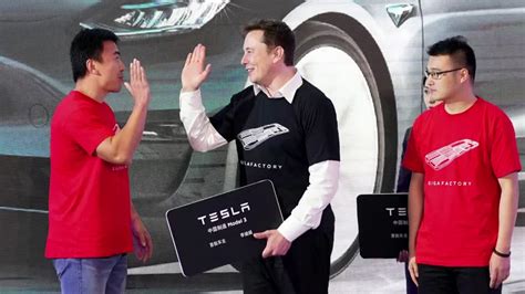 Tesla sets revenue record - Yahoo Sport