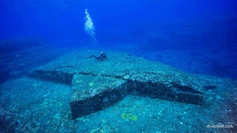 Yonaguni Monument dive site, Yonaguni, Japan