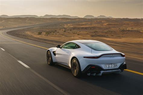 2020 Aston Martin Vantage Is the Best of Both Worlds