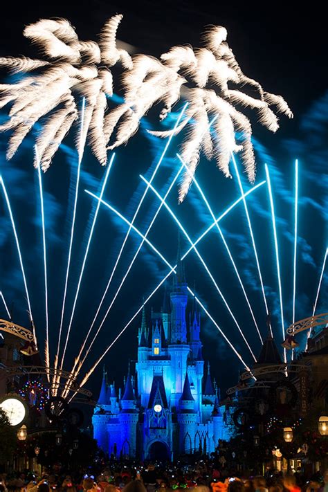 Watch New Year’s Eve Fireworks Live at Magic Kingdom Park | Disney Parks Blog