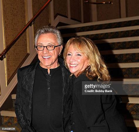 Frankie Valli Daughter Photos and Premium High Res Pictures - Getty Images