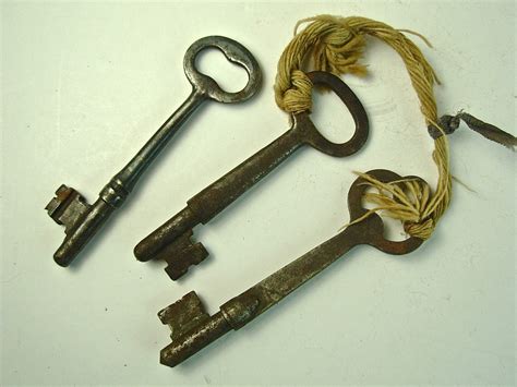 3 Vintage to ANTIQUE SKELETON KEYS Norwalk Lock Co. Steel