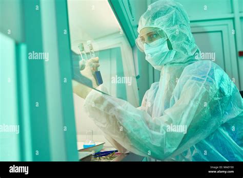 Laboratory hi-res stock photography and images - Alamy