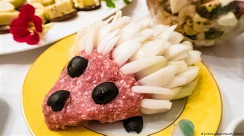 Tasty or disgusting? Sculptures of raw meat and other weird German ...