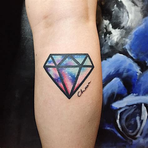 diamond tattoo | Signification tatouage diamant, Diamant tatouage, Tatouage