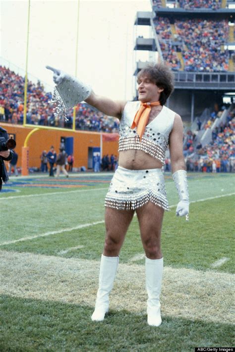 Robin Williams as a Denver Broncos cheerleader for Mork and Mindy (1980 ...