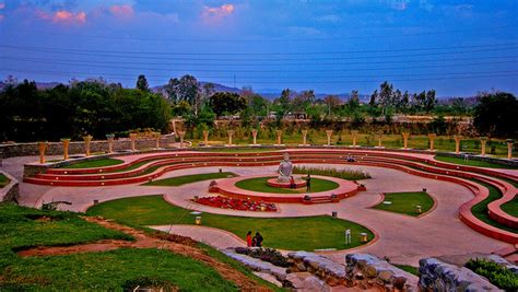 Top 5 Most Popular Places To Visit In Chandigarh | Travelholicq