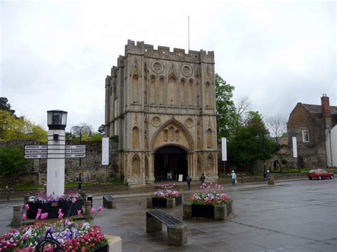 Entrance to Abbey Gardens, Bury St... © Christine Matthews cc-by-sa/2.0 :: Geograph Britain and ...