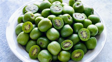 All About 🥝 Kiwi berries | Nutrition | Recipes | Storage | BerryWorld