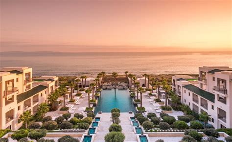 Four Seasons Tunis - Book with free breakfast, hotel credit, VIP status and more