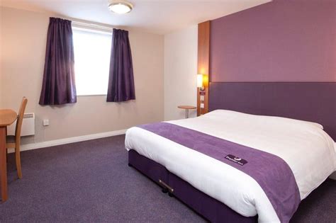 PREMIER INN EDINBURGH CITY CENTRE • EDINBURGH • 2⋆ UNITED KINGDOM • RATES FROM £255