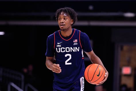 UConn men remain No. 2 in AP Top 25 poll