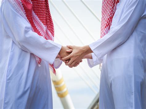 Hello in Arabic: Learn 14 Different Ways to Greet