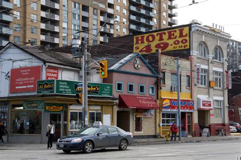 Cheap downtown Toronto hotels