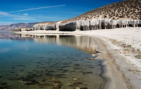 Columns of Crowley Lake. California, | Lake, Mysterious places, Stone columns