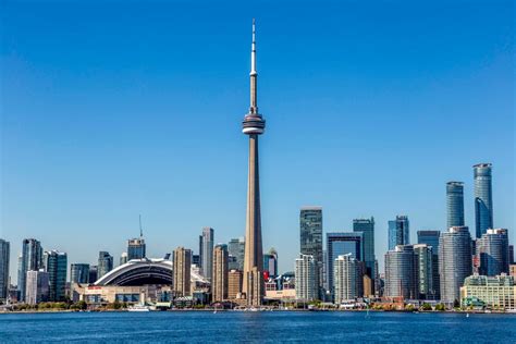 10 Can't-Miss Famous Landmarks in Canada | MapQuest Travel