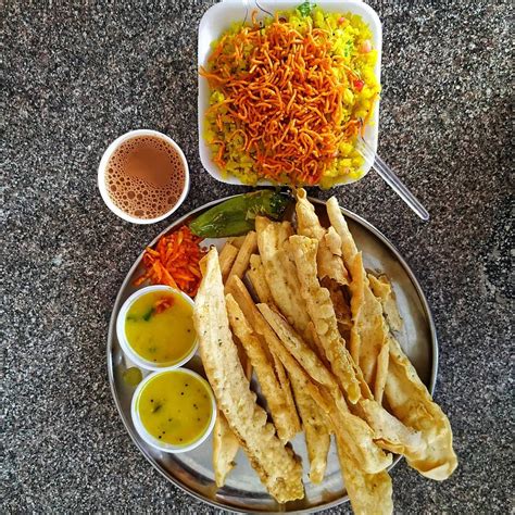 8 Street Food Places To Visit In Ahmedabad | Hungrito