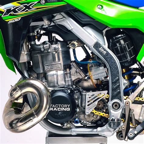 TWO-STROKE TUESDAY | 1988 KX500 ENGINE SHOED INTO 2003 KX250 CHASSIS – Moto Head Clothing