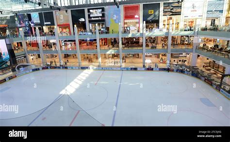 The Ice Rink in the Dubai Mall, Dubai, UAE Stock Photo - Alamy