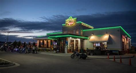 You'll Love This Biker-Themed Restaurant In South Dakota With Positively Enormous Burgers (With ...