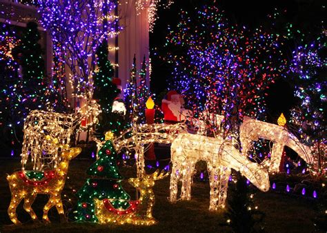 Hunter Valley Gardens Christmas lights - Catalina Lakefront Retreat