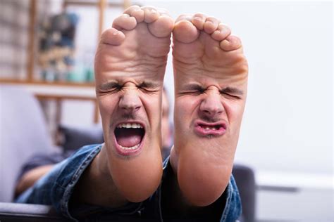 Acute and Chronic pain in the feet... What's the difference? | Lindsey Ebbs Podiatry