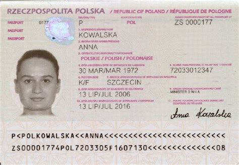 File:Polish passport biodata page.png - Wikimedia Commons