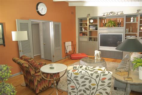 Orange accent wall, lovely! | Interior color schemes, Orange accent walls, Home