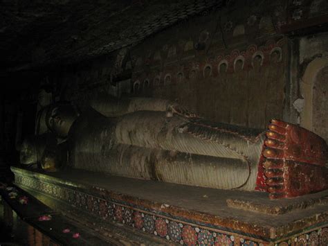 Golden Temple Dambulla | GoUNESCO | Go UNESCO