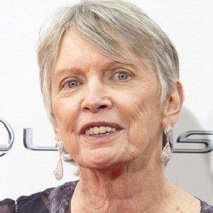 Lois Lowry - Age, Family, Bio | Famous Birthdays