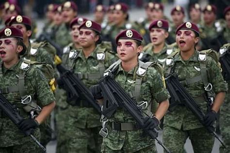 Fusileras mexicanas | Military women, Army women, Military girl