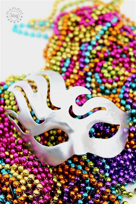 DIY Mardi Gras Mask