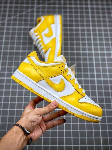 Nike SB Dunk Low Yellow – KingWalk