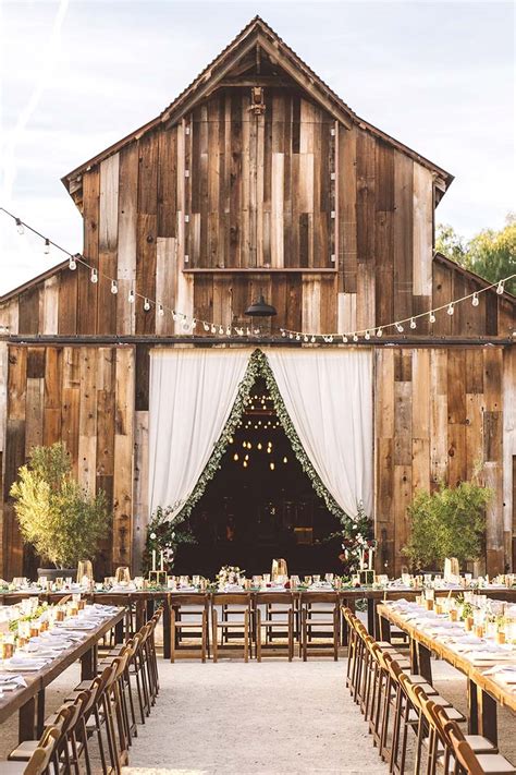 Rustic & Barn Weddings DIY Wedding Decor • OhMeOhMy Blog