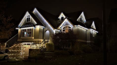 How to Find a Good Outdoor Christmas Light Installation Company ...