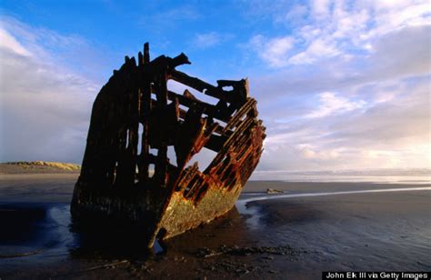 The Peter Iredale Shipwreck Is The Perfect Place To Channel Your Inner ...