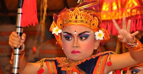 Discovering Balinese Dance: Balinese Dance Costumes