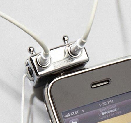 Silver Robot Headphone Splitter | Gadgetsin