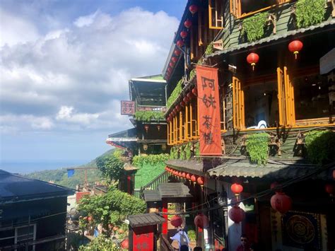 I visited A-MEI Tea House in Jiufen, Taiwan which served as inspiration for Spirited Away : ghibli