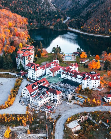 Abandoned grand hotel resort since 2011 - New Hampshire : r/AbandonedPorn